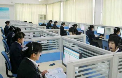 学电子商务专业女生多吗